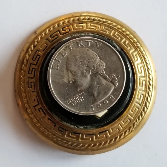 Vintage Gone with the Wind cameo brooch Scarlett O'Hara Lux Soap pin gol… - Picture 5 of 11